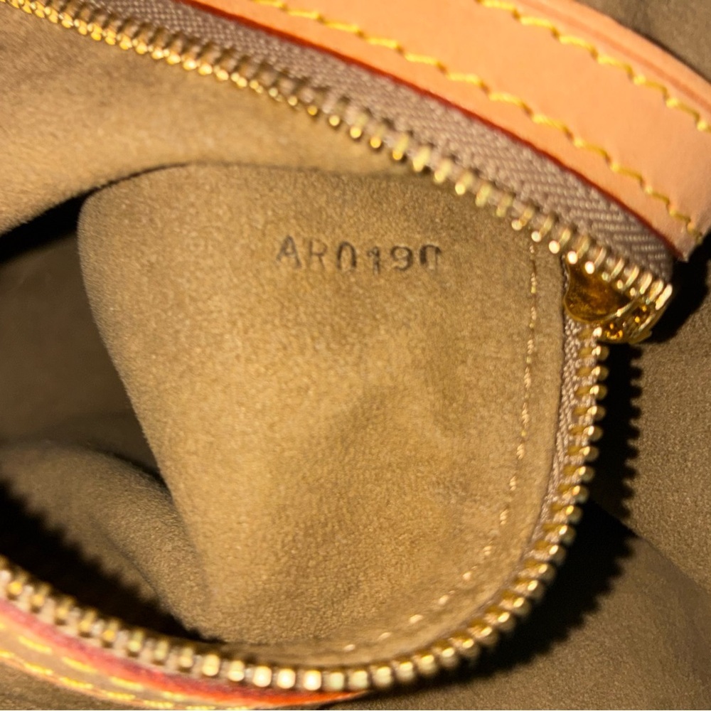 Louis Vuitton LIMITED EDITION Eden Neo Bucket Bag - Picture 4 of 16